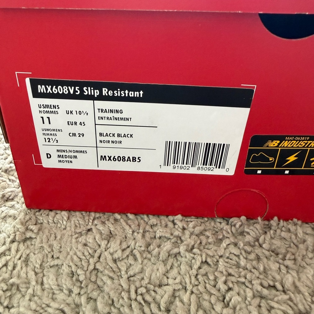 NIB Men’s New Balance Slip Resistant Black Shoes Size 11 - Picture 5 of 5